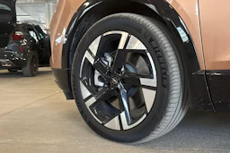 ruskea Opel Grandland 2025 kuva 7.