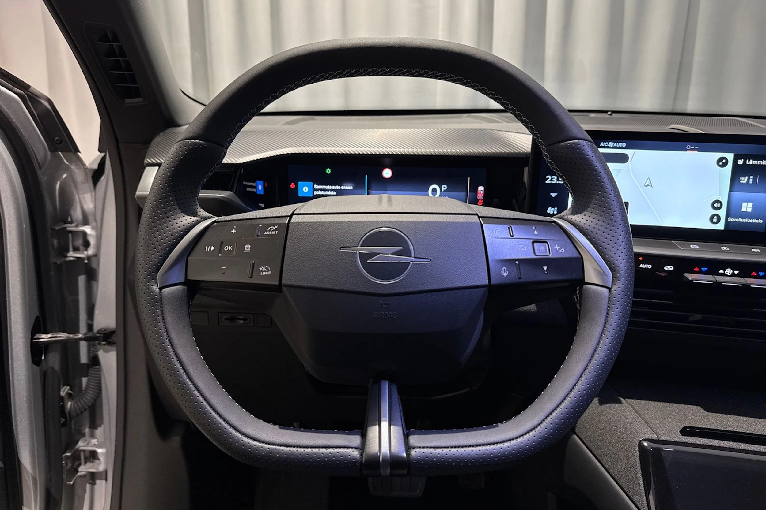 met. hopea Opel Grandland 2025 kuva 16.