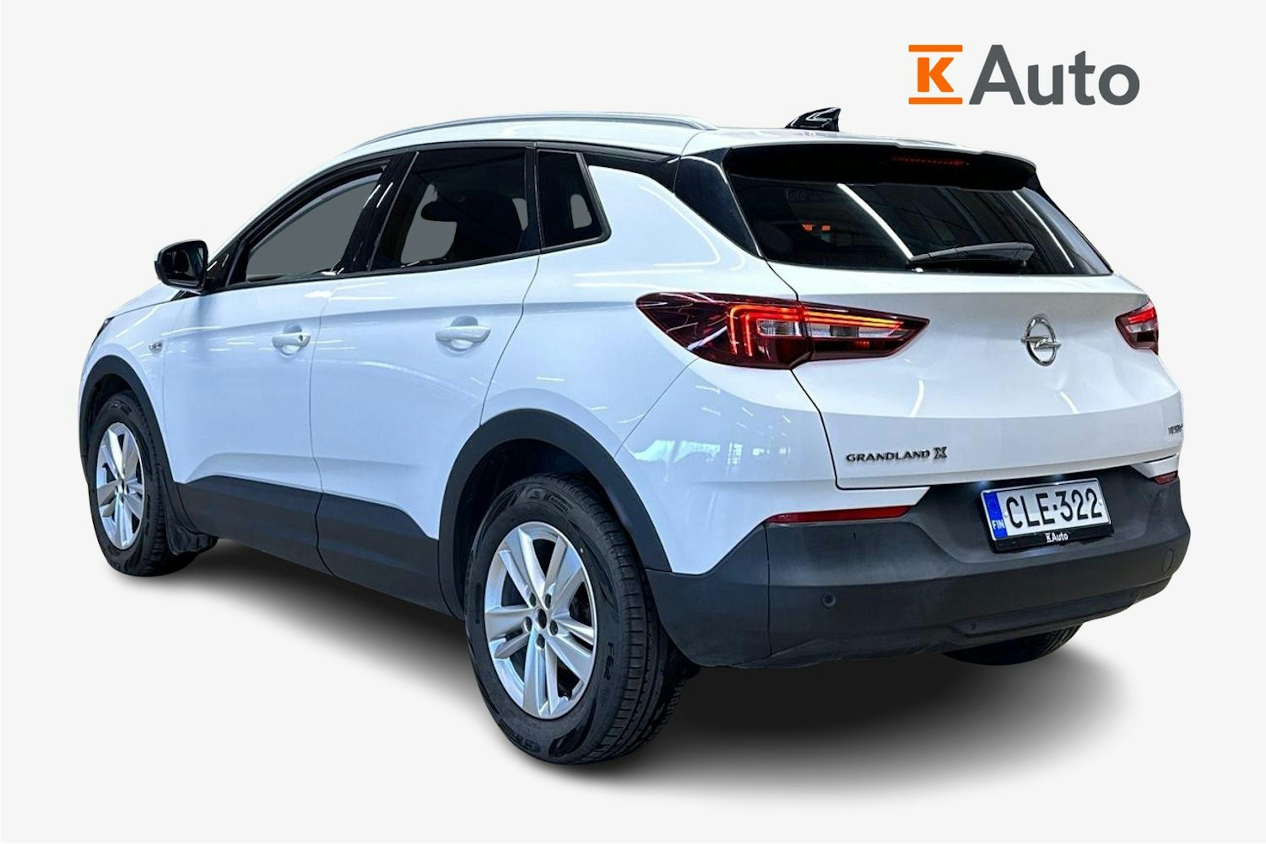 valkoinen Opel Grandland X 2018 kuva 2.
