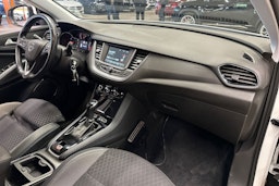 valkoinen Opel Grandland X 2018 kuva 14.