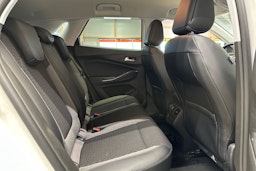 valkoinen Opel Grandland X 2018 kuva 16.