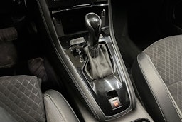 valkoinen Opel Grandland X 2018 kuva 23.