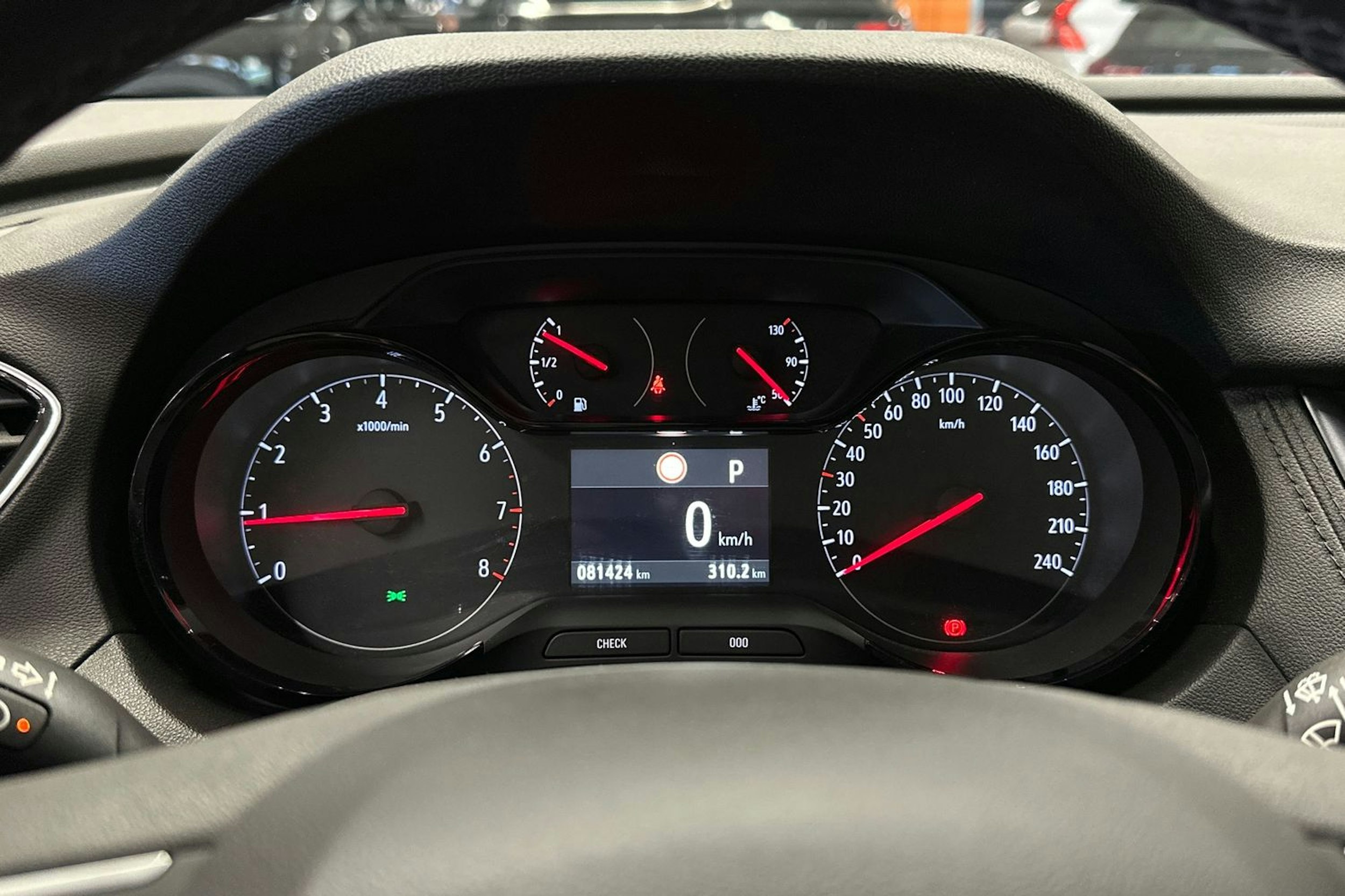 valkoinen Opel Grandland X 2018 kuva 24.