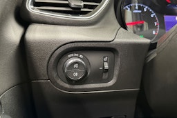 valkoinen Opel Grandland X 2018 kuva 29.