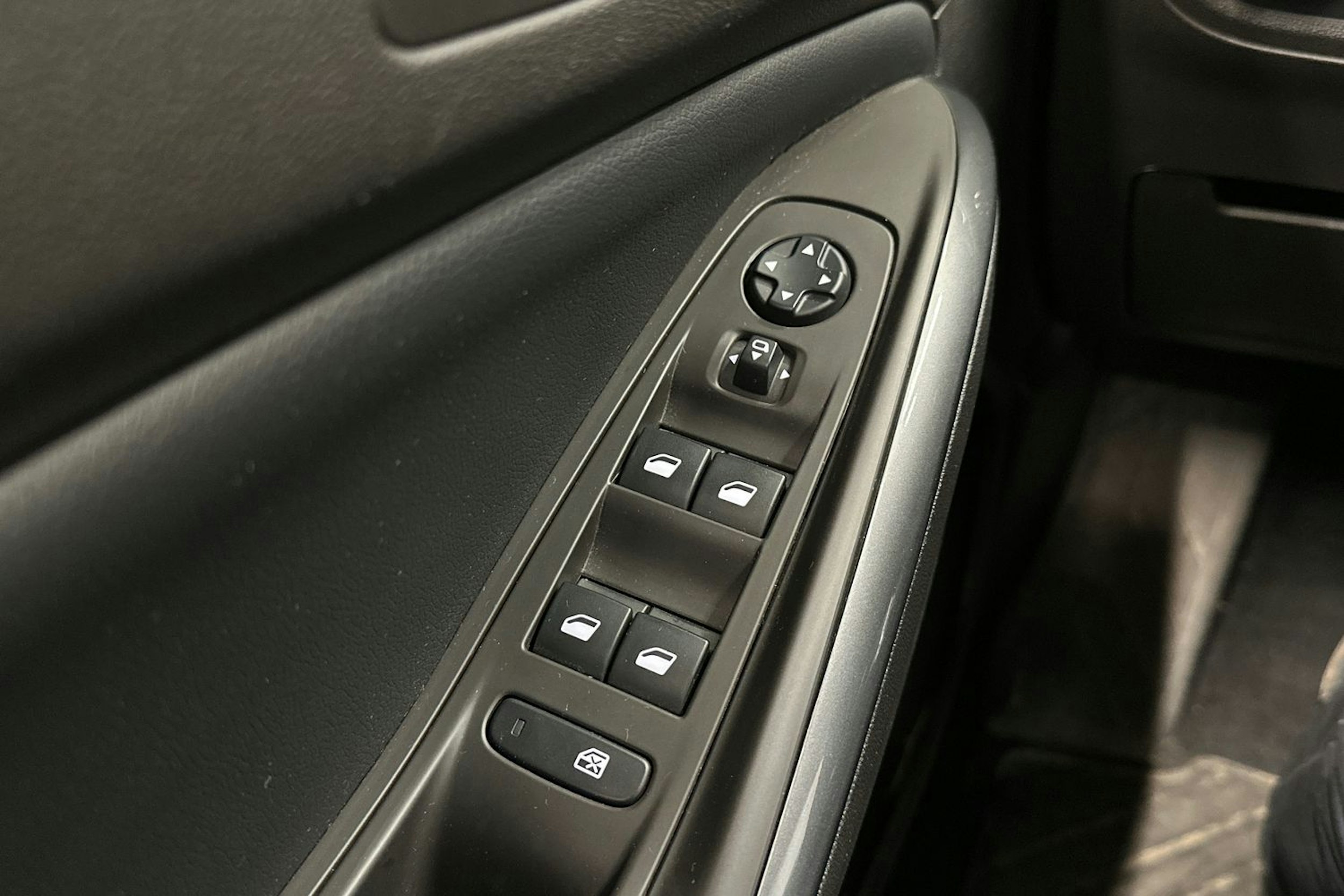 valkoinen Opel Grandland X 2018 kuva 30.