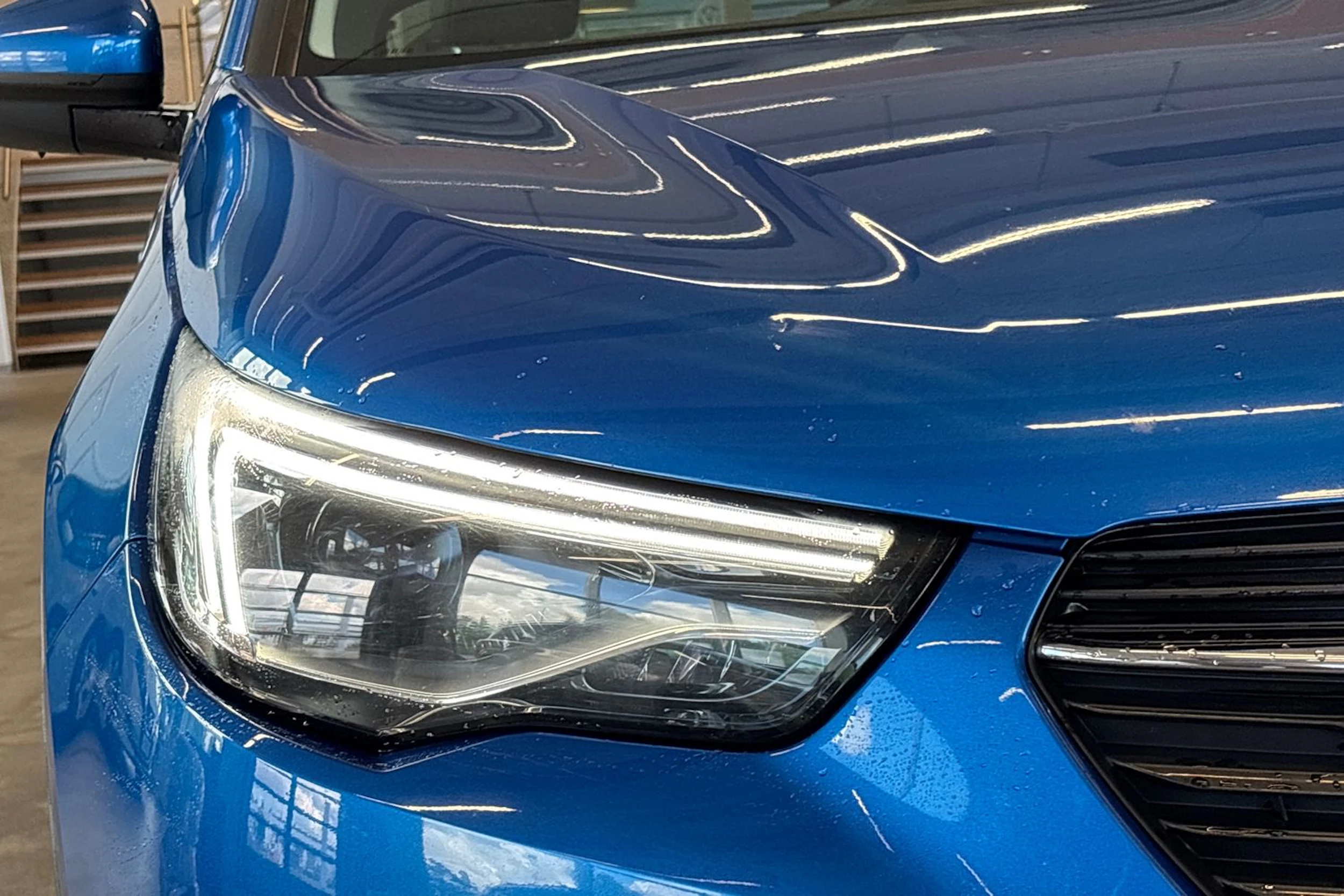 Sininen Opel Grandland X 2018 kuva 12.