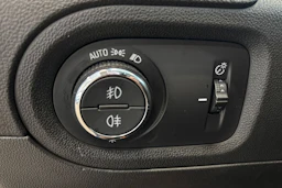 Sininen Opel Grandland X 2018 kuva 20.