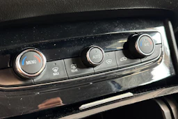 Sininen Opel Grandland X 2018 kuva 22.