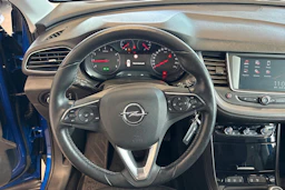 Sininen Opel Grandland X 2018 kuva 31.