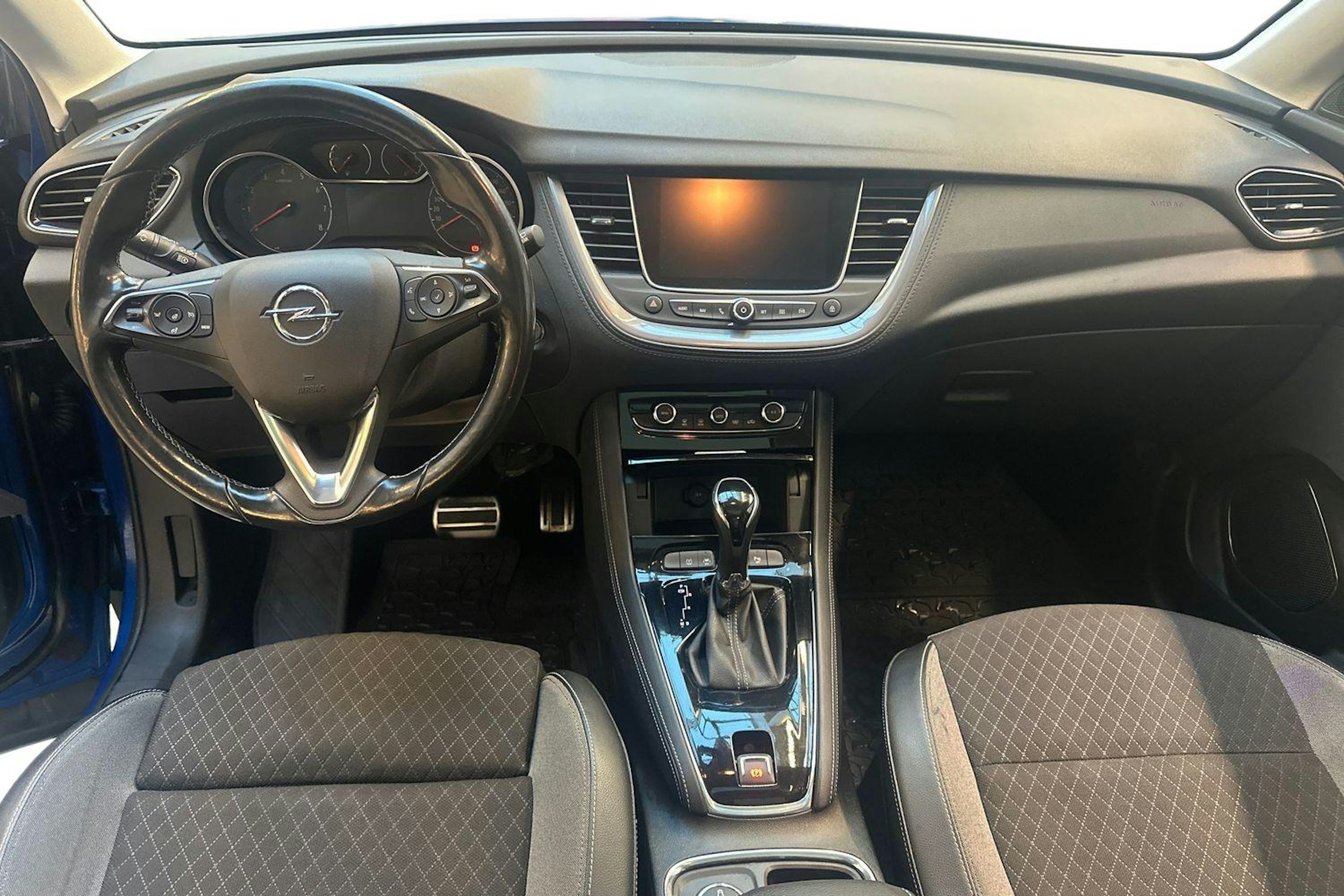 sininen Opel Grandland X 2018 kuva 9.