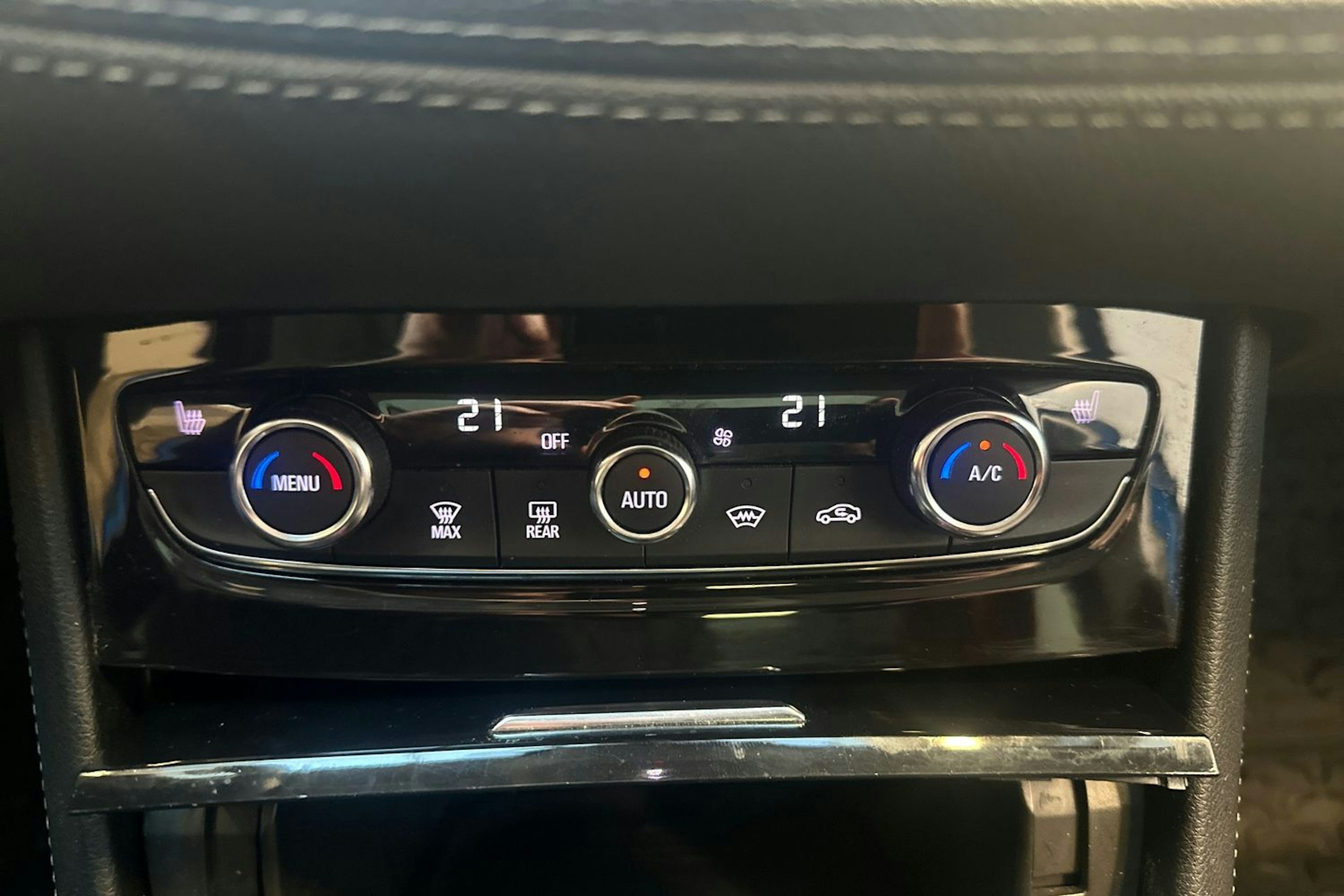 sininen Opel Grandland X 2018 kuva 18.