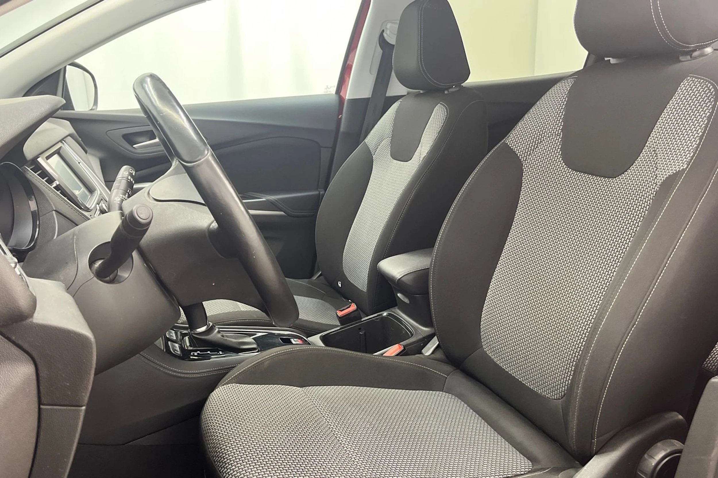 punainen Opel Grandland X 2018 kuva 12.
