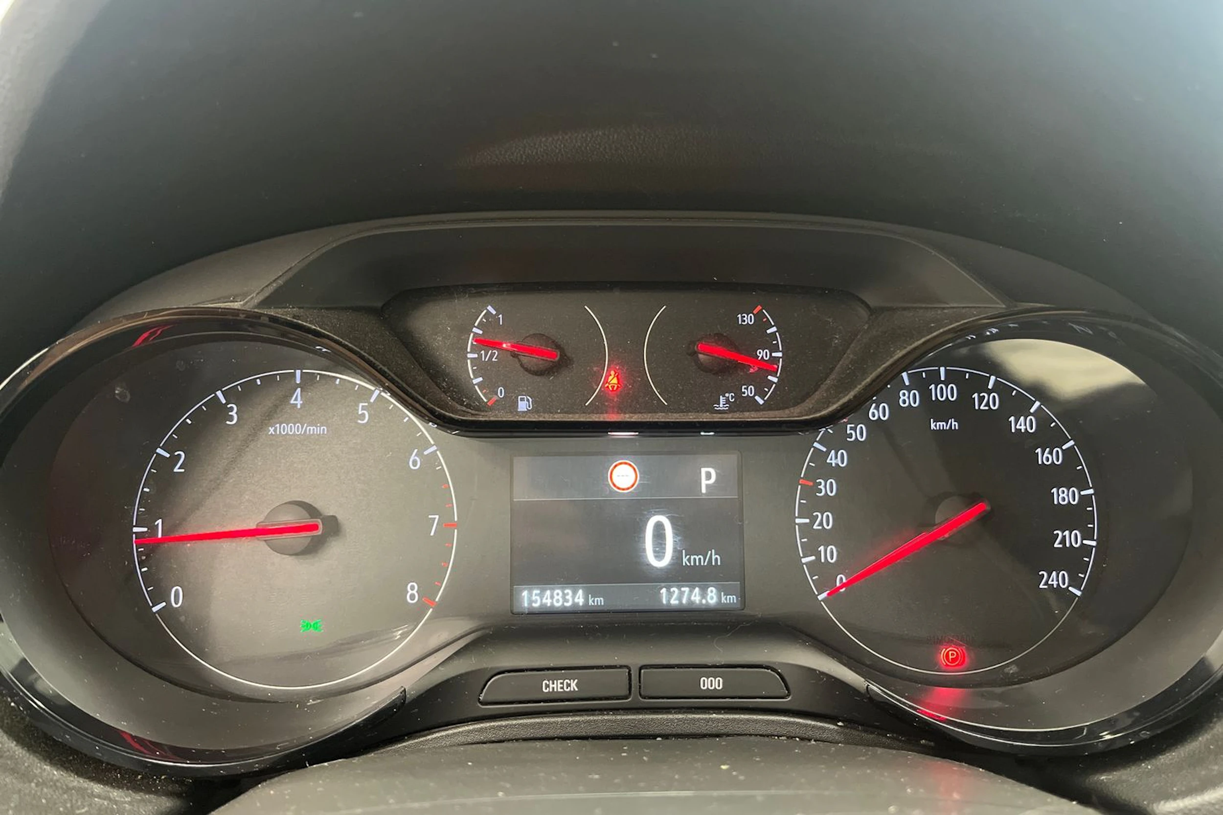 punainen Opel Grandland X 2018 kuva 13.