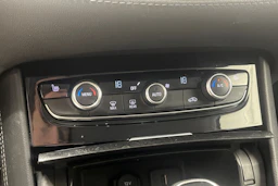 punainen Opel Grandland X 2018 kuva 17.