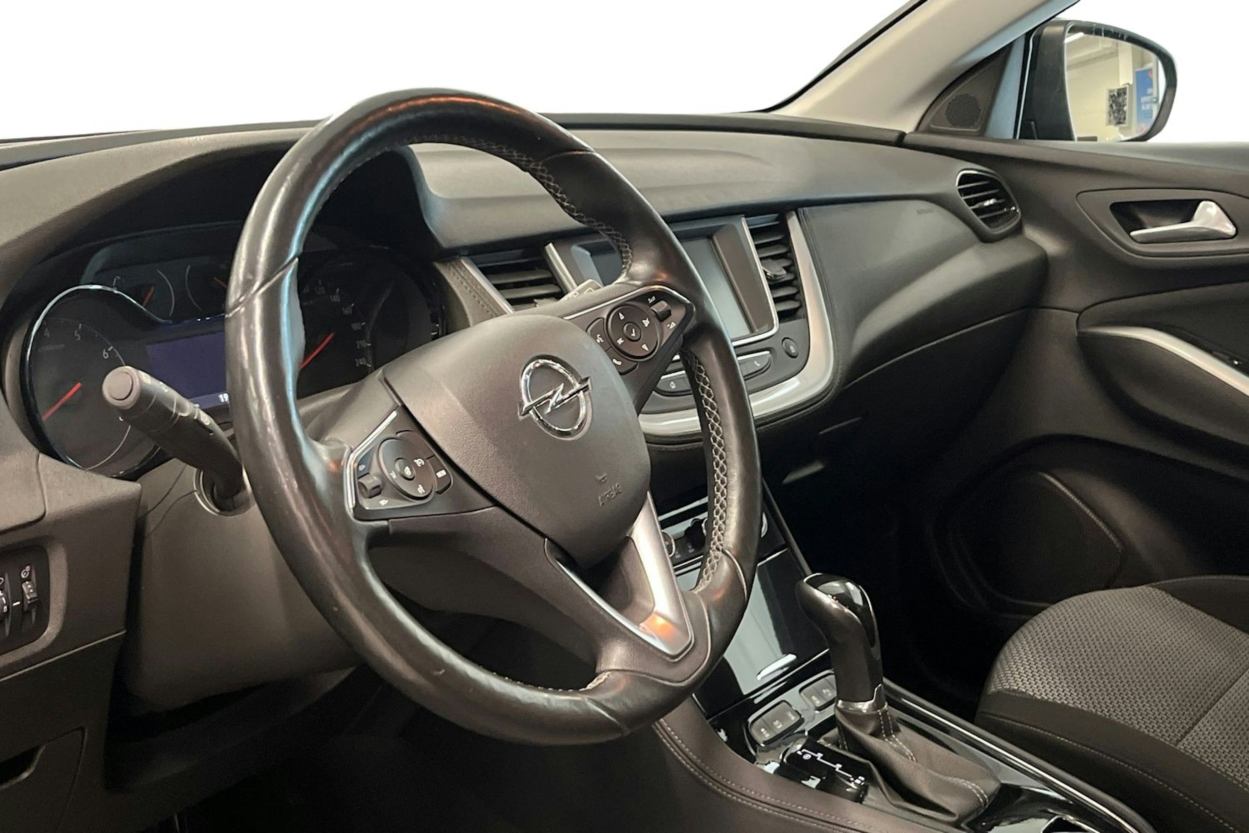 musta Opel Grandland X 2018 kuva 7.