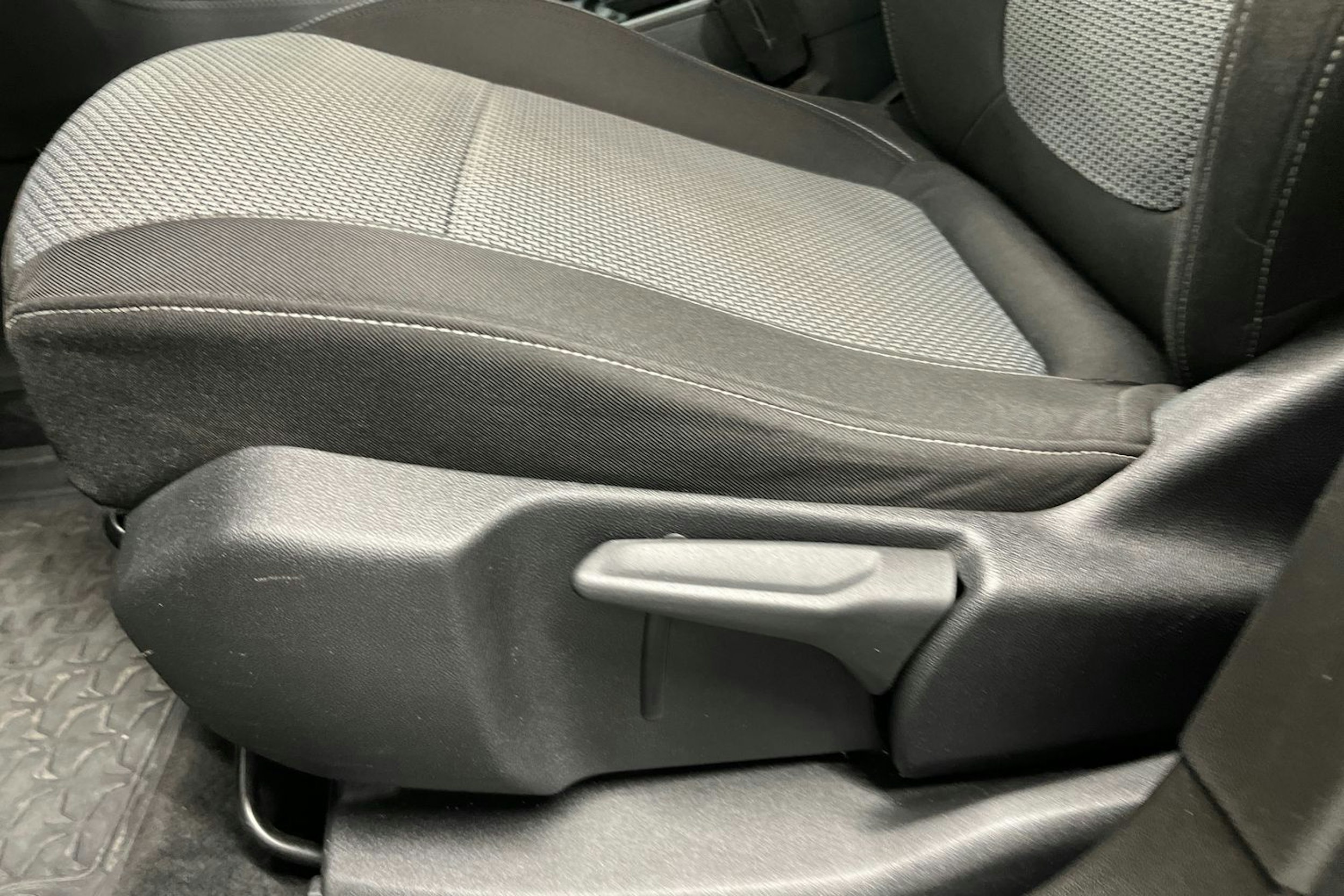 musta Opel Grandland X 2018 kuva 15.