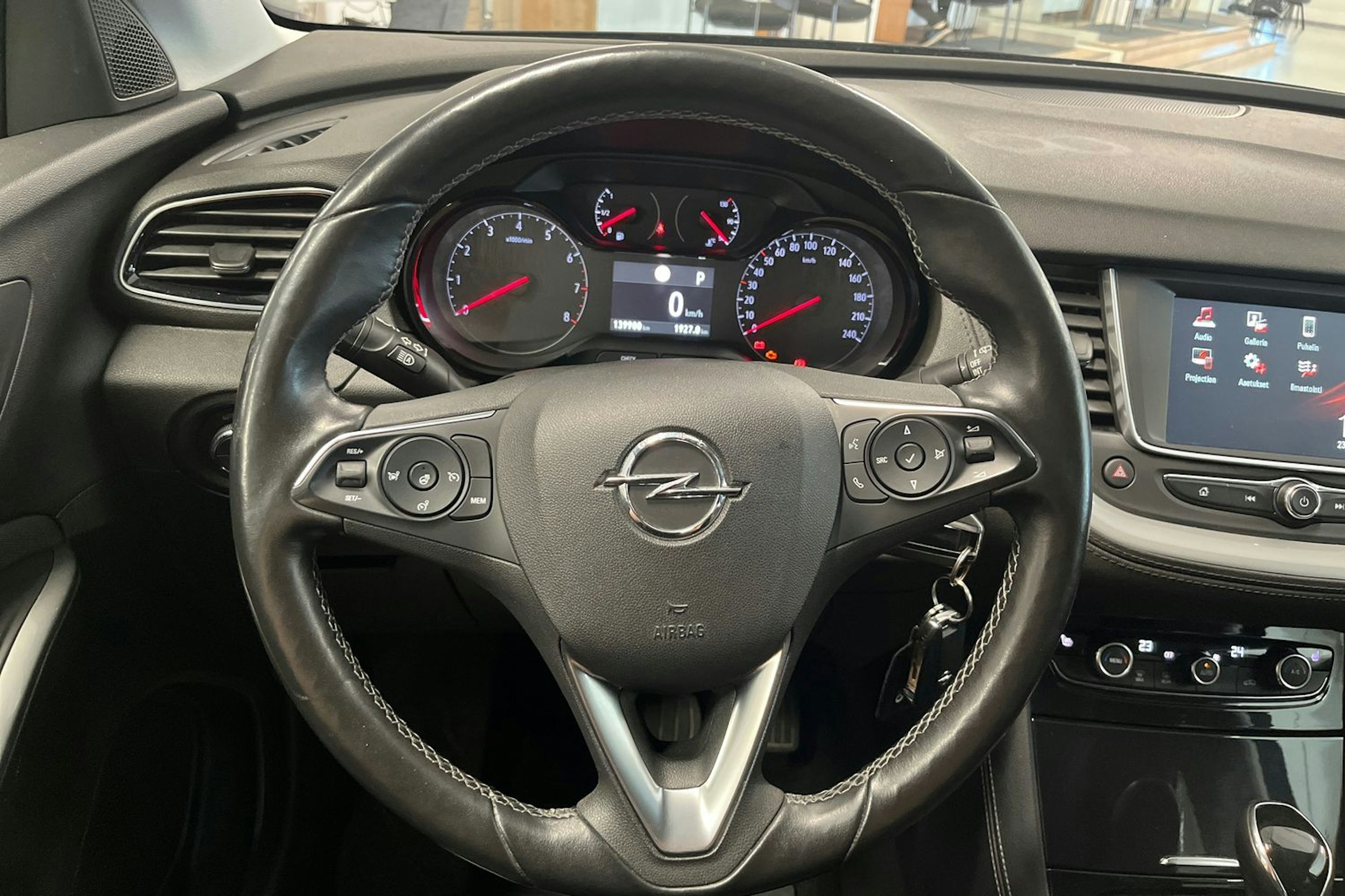musta Opel Grandland X 2018 kuva 16.