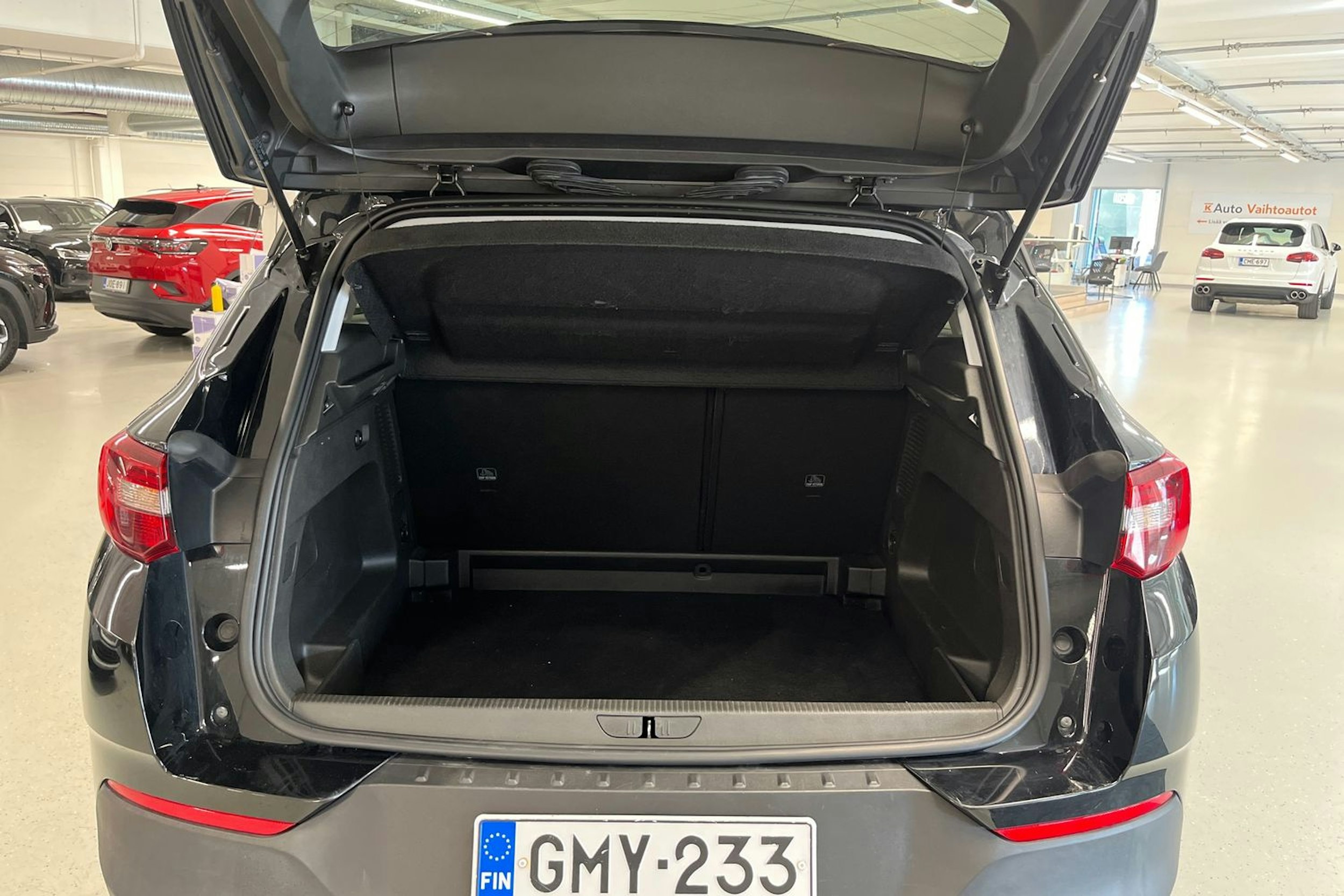 musta Opel Grandland X 2018 kuva 25.