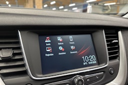 punainen Opel Grandland X 2018 kuva 14.