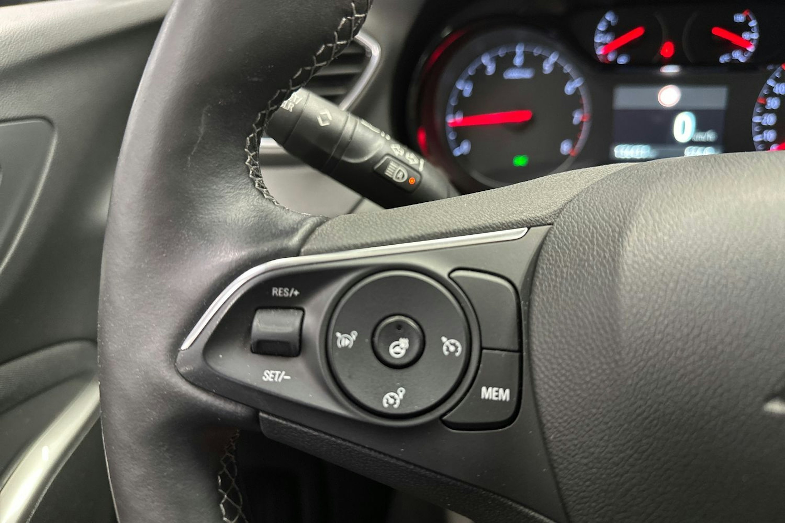 punainen Opel Grandland X 2018 kuva 15.