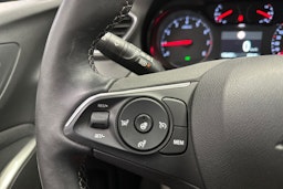 punainen Opel Grandland X 2018 kuva 15.