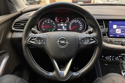 valkoinen Opel Grandland X 2018 kuva 18.