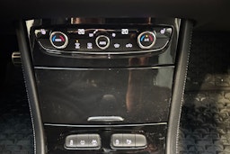 valkoinen Opel Grandland X 2018 kuva 21.