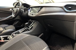 valkoinen Opel Grandland X 2018 kuva 24.