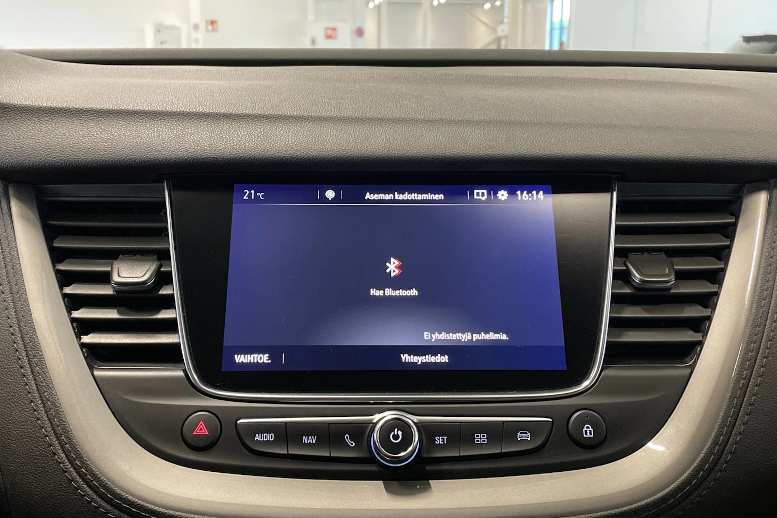 punainen Opel Grandland X 2018 kuva 17.