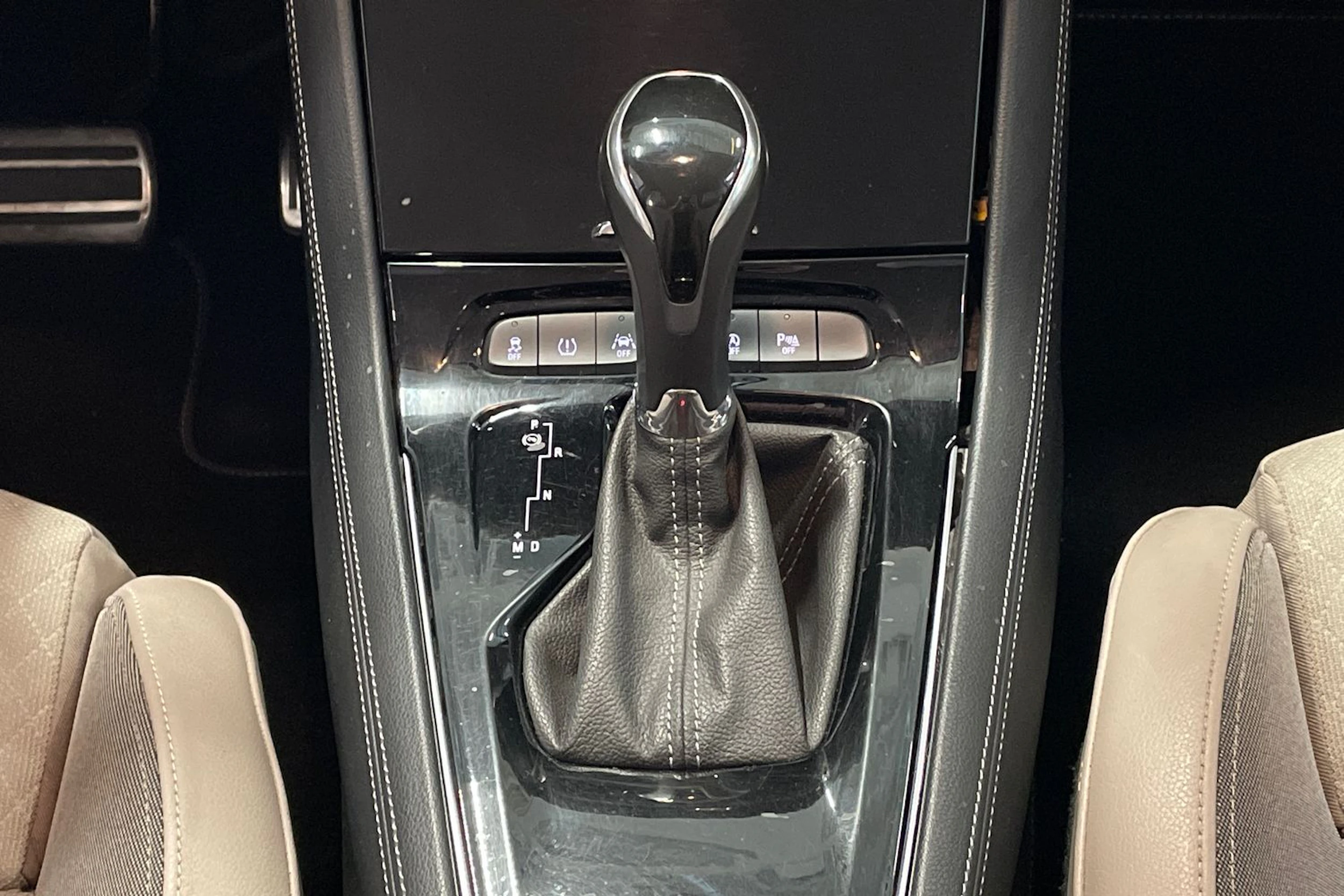 punainen Opel Grandland X 2018 kuva 21.