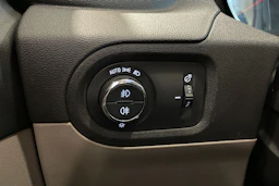 punainen Opel Grandland X 2018 kuva 23.