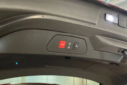punainen Opel Grandland X 2018 kuva 25.