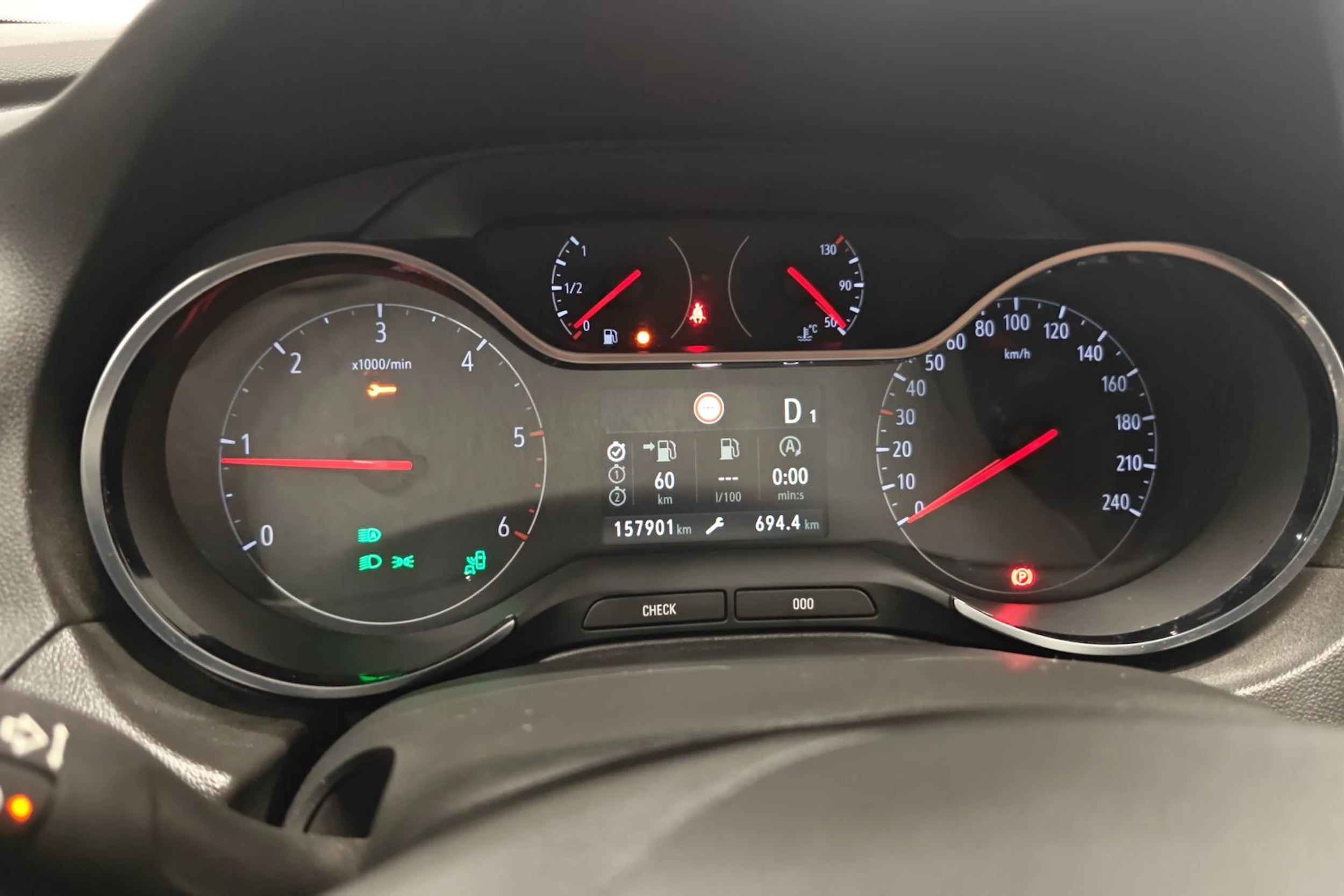 harmaa Opel Grandland X 2018 kuva 22.