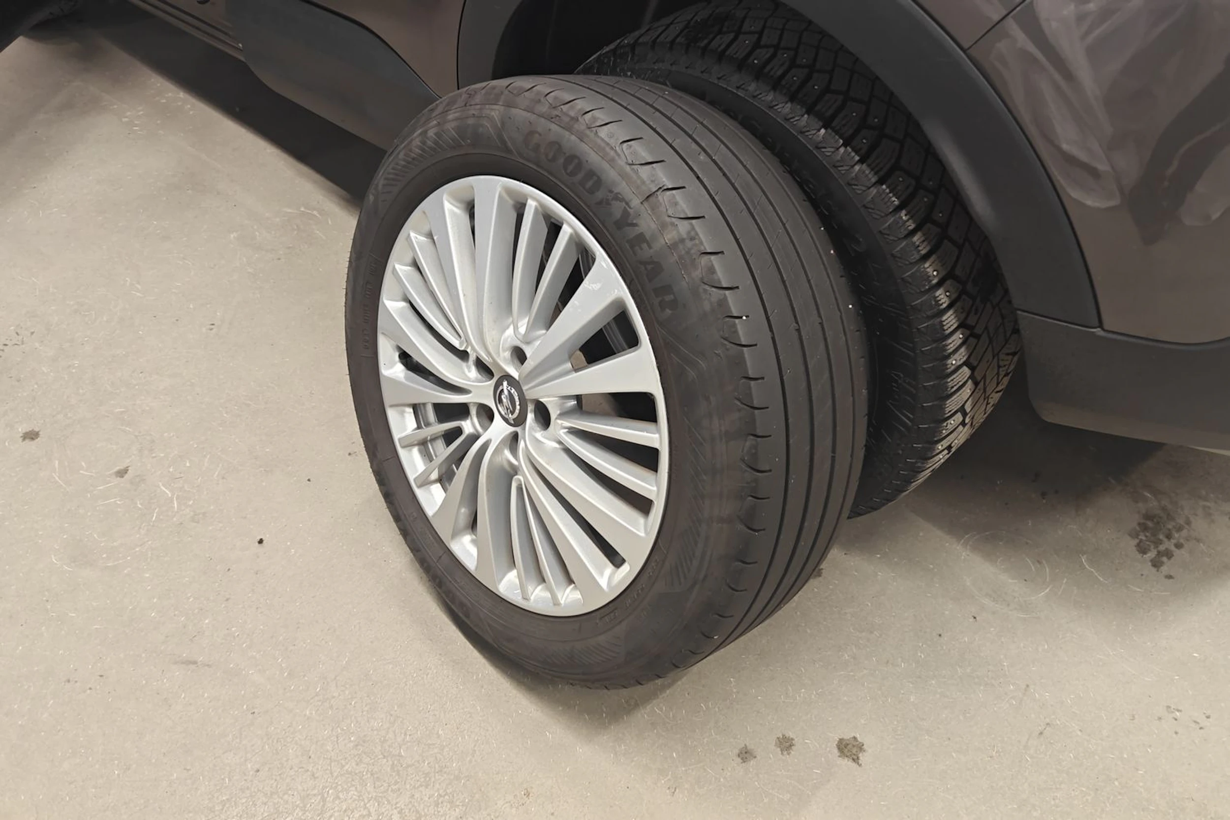 harmaa Opel Grandland X 2018 kuva 25.