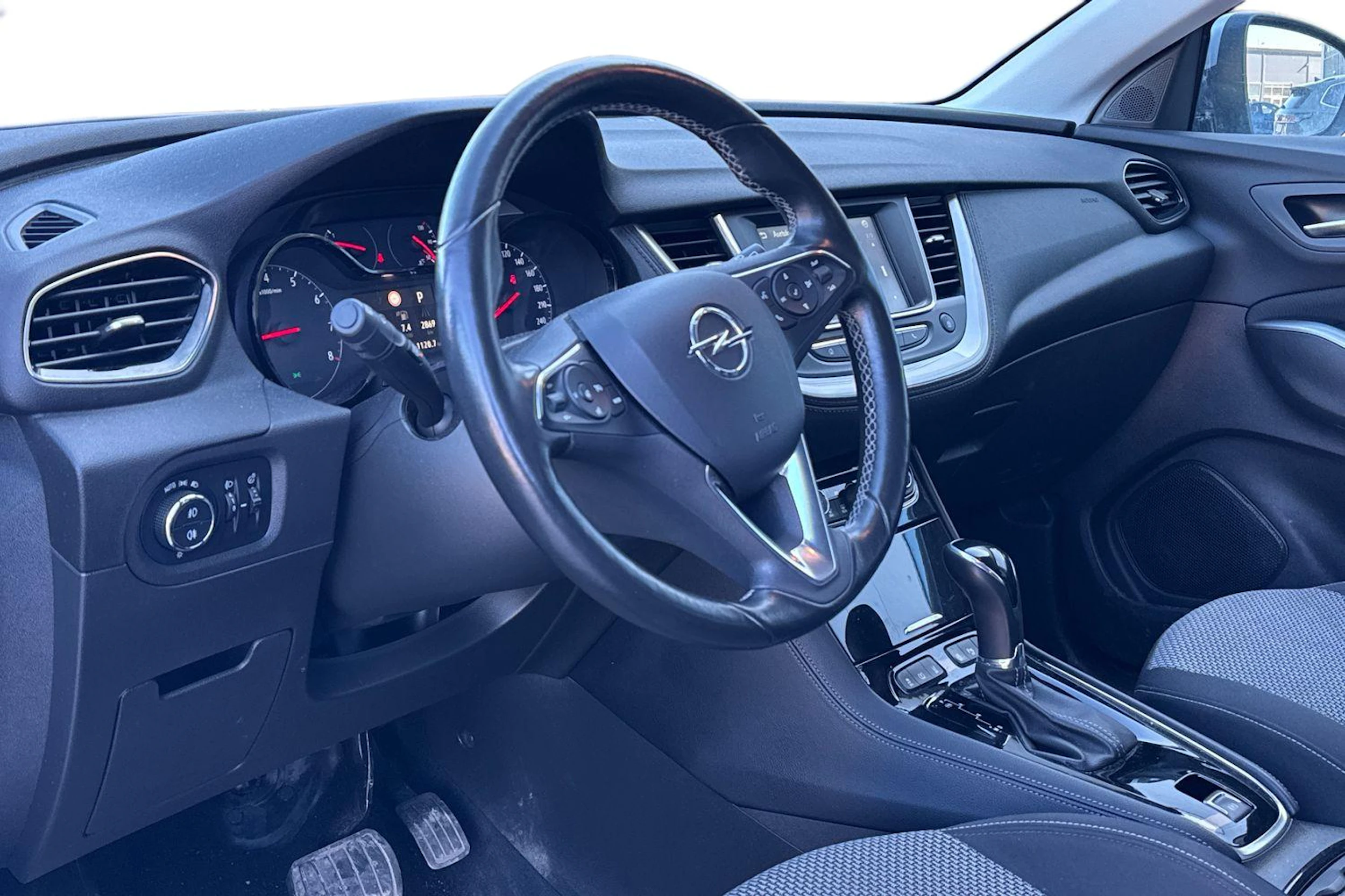 harmaa Opel Grandland X 2018 kuva 3.