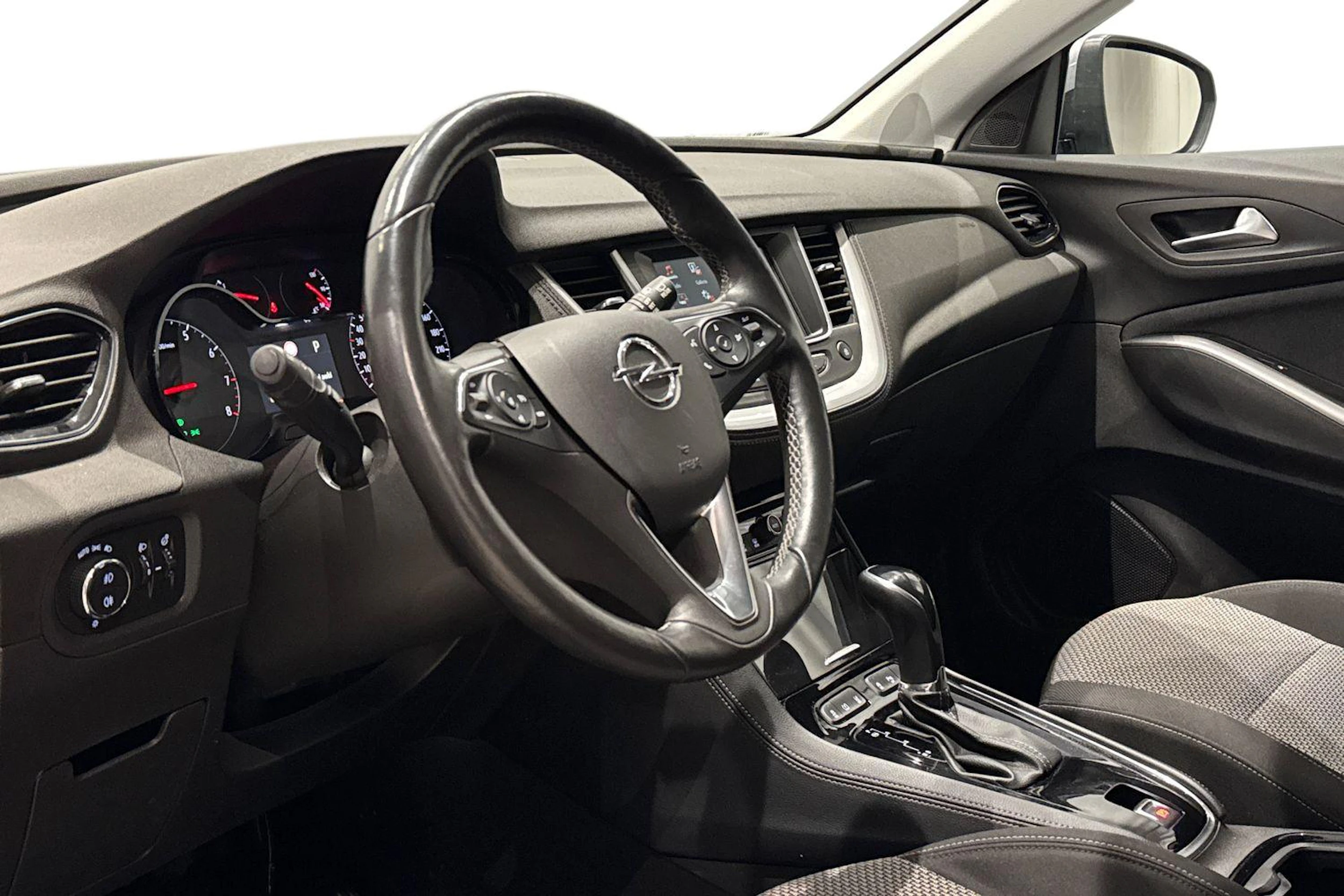 harmaa Opel Grandland X 2018 kuva 8.