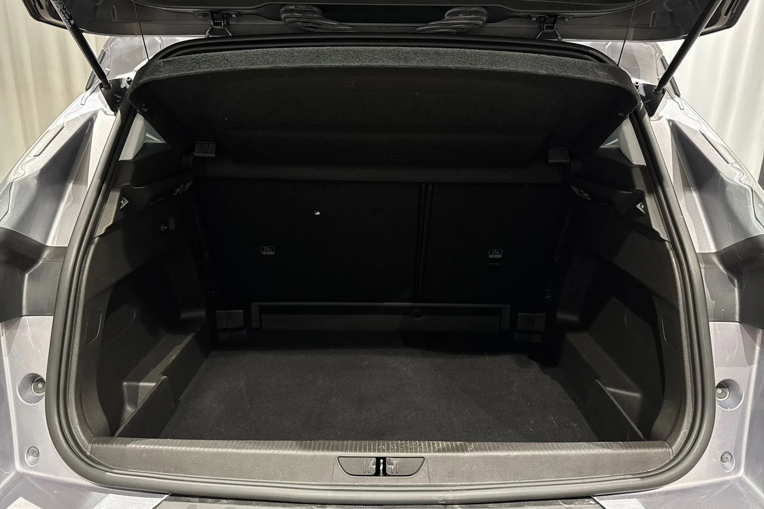 harmaa Opel Grandland X 2018 kuva 16.