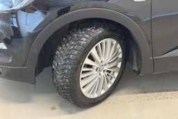 musta Opel Grandland X 2019 kuva 13.
