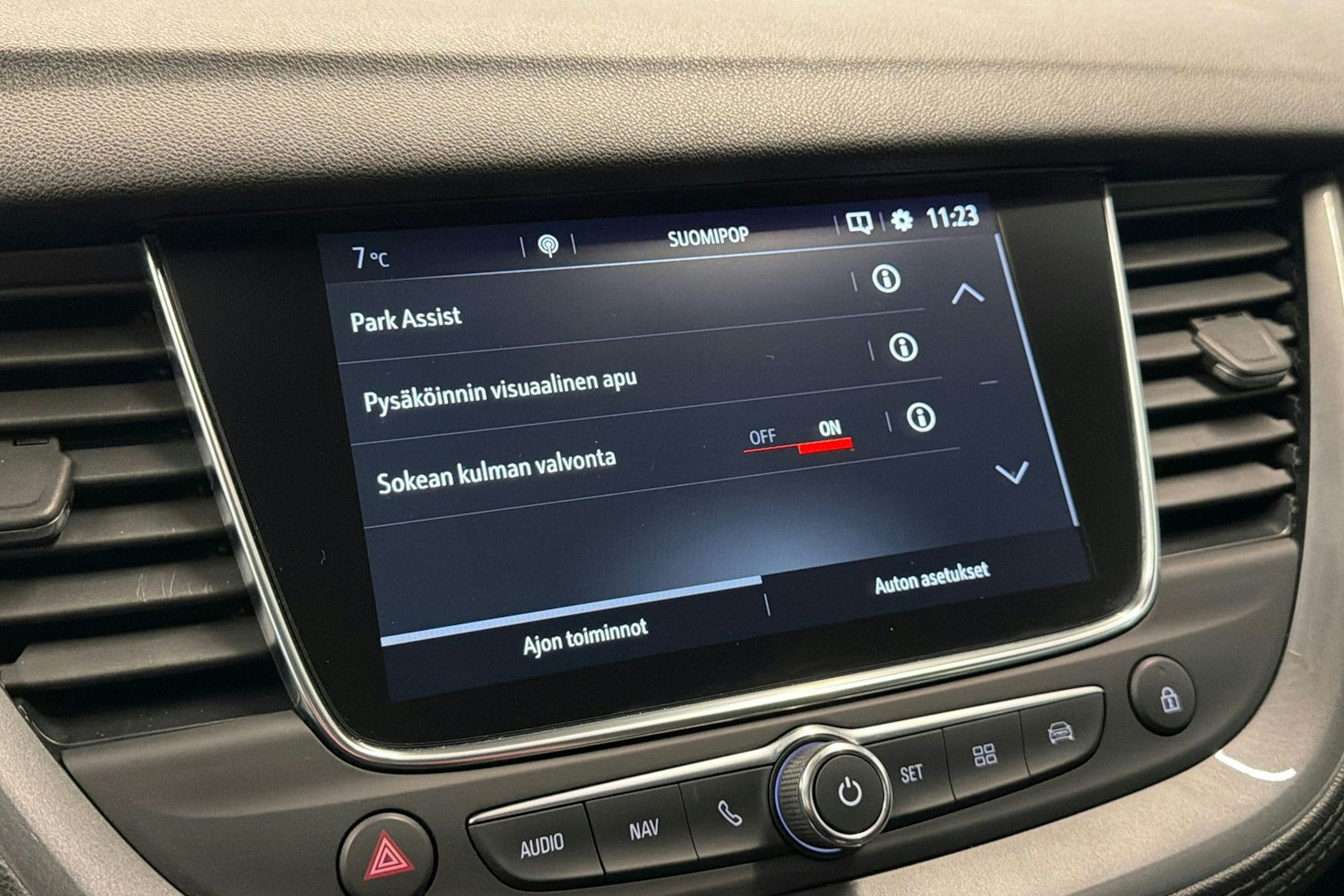 musta Opel Grandland X 2019 kuva 17.