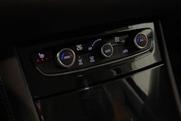 musta Opel Grandland X 2019 kuva 19.