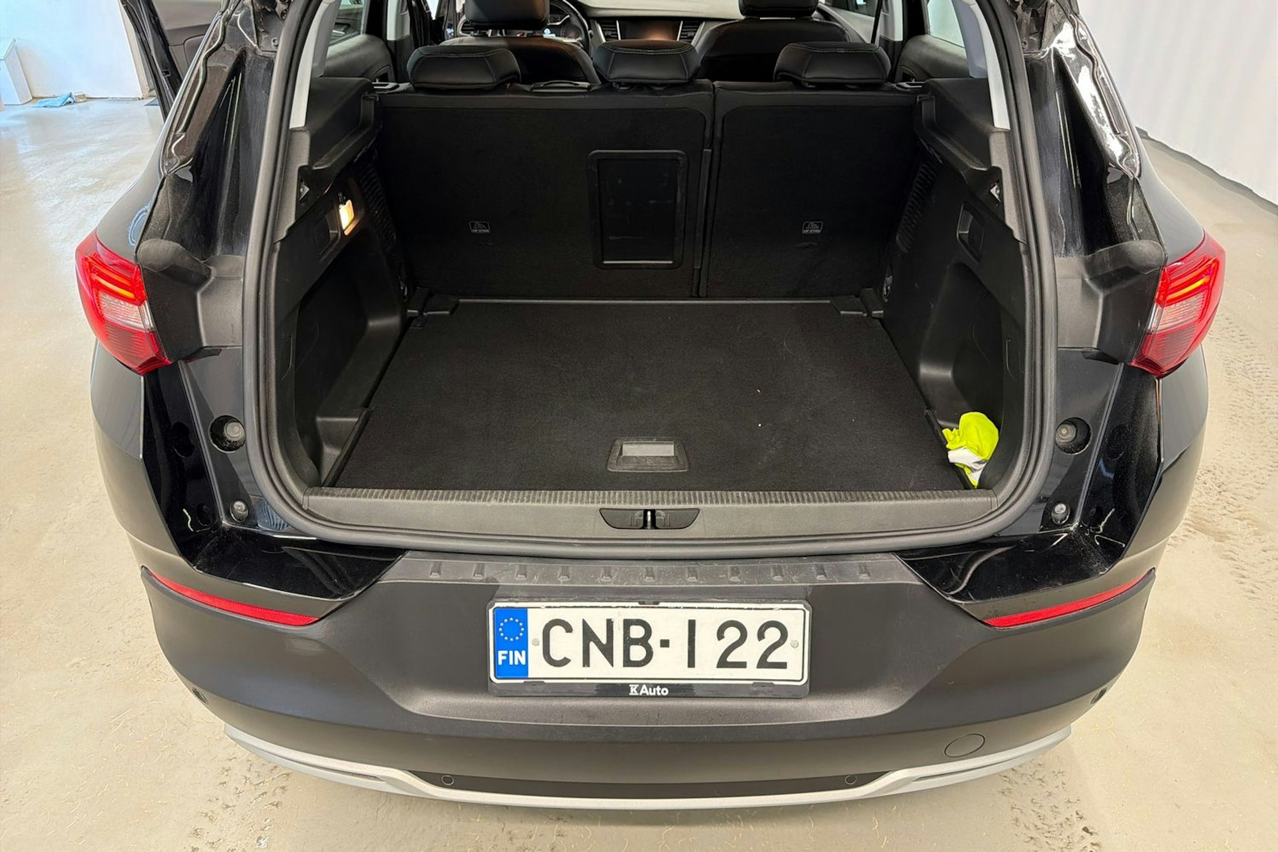 musta Opel Grandland X 2019 kuva 23.