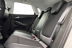 valkoinen Opel Grandland X 2019 kuva 10.