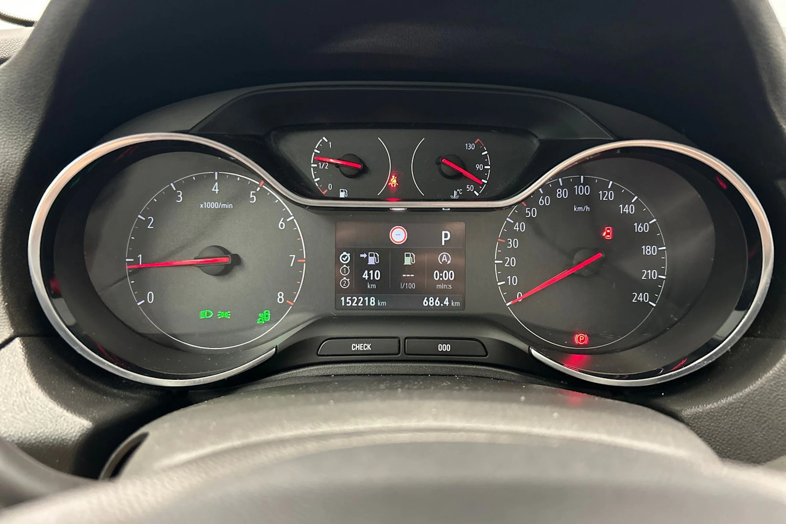 musta Opel Grandland X 2019 kuva 17.