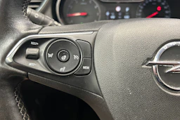 musta Opel Grandland X 2019 kuva 18.