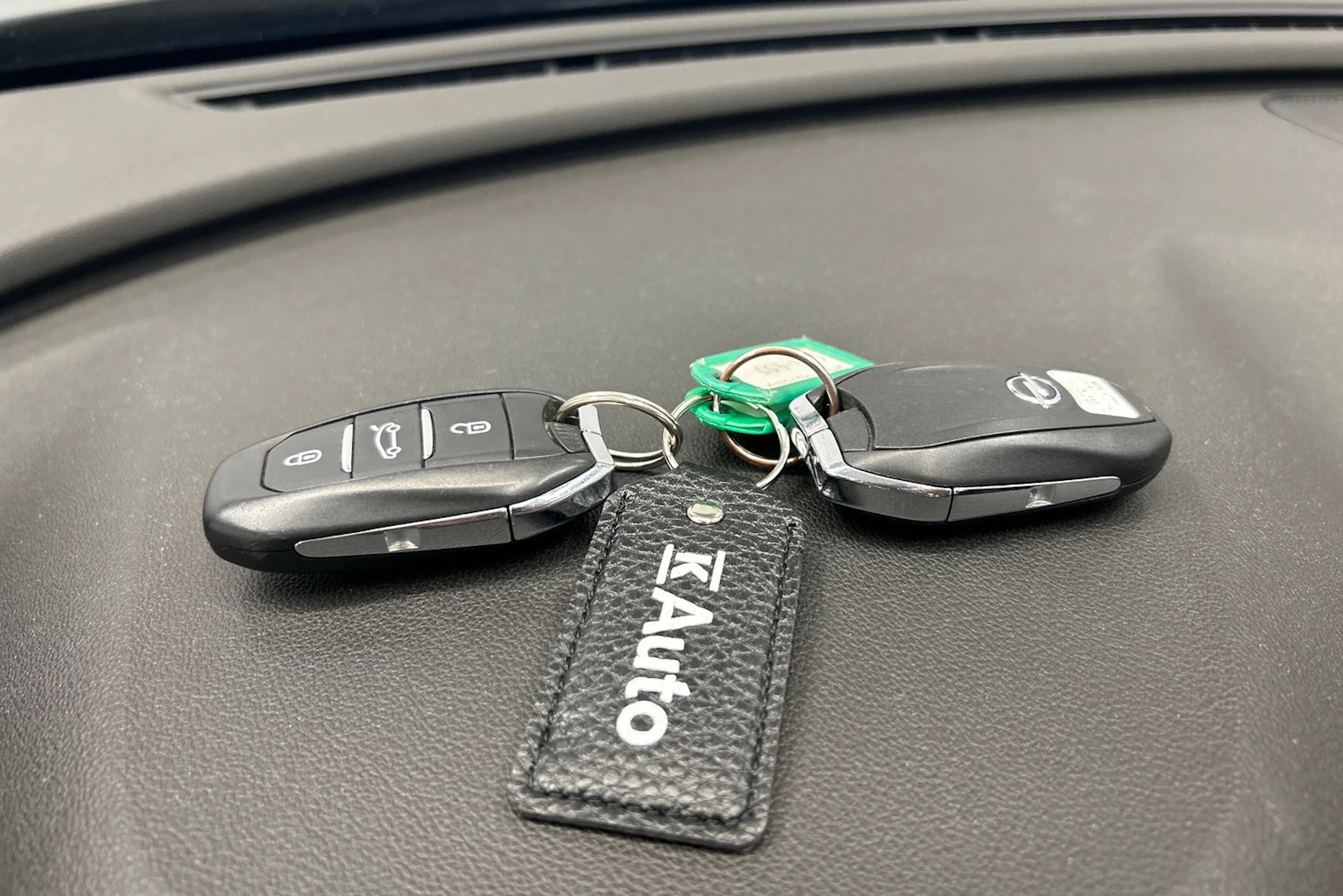 musta Opel Grandland X 2019 kuva 26.