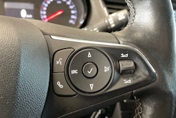 musta Opel Grandland X 2019 kuva 16.