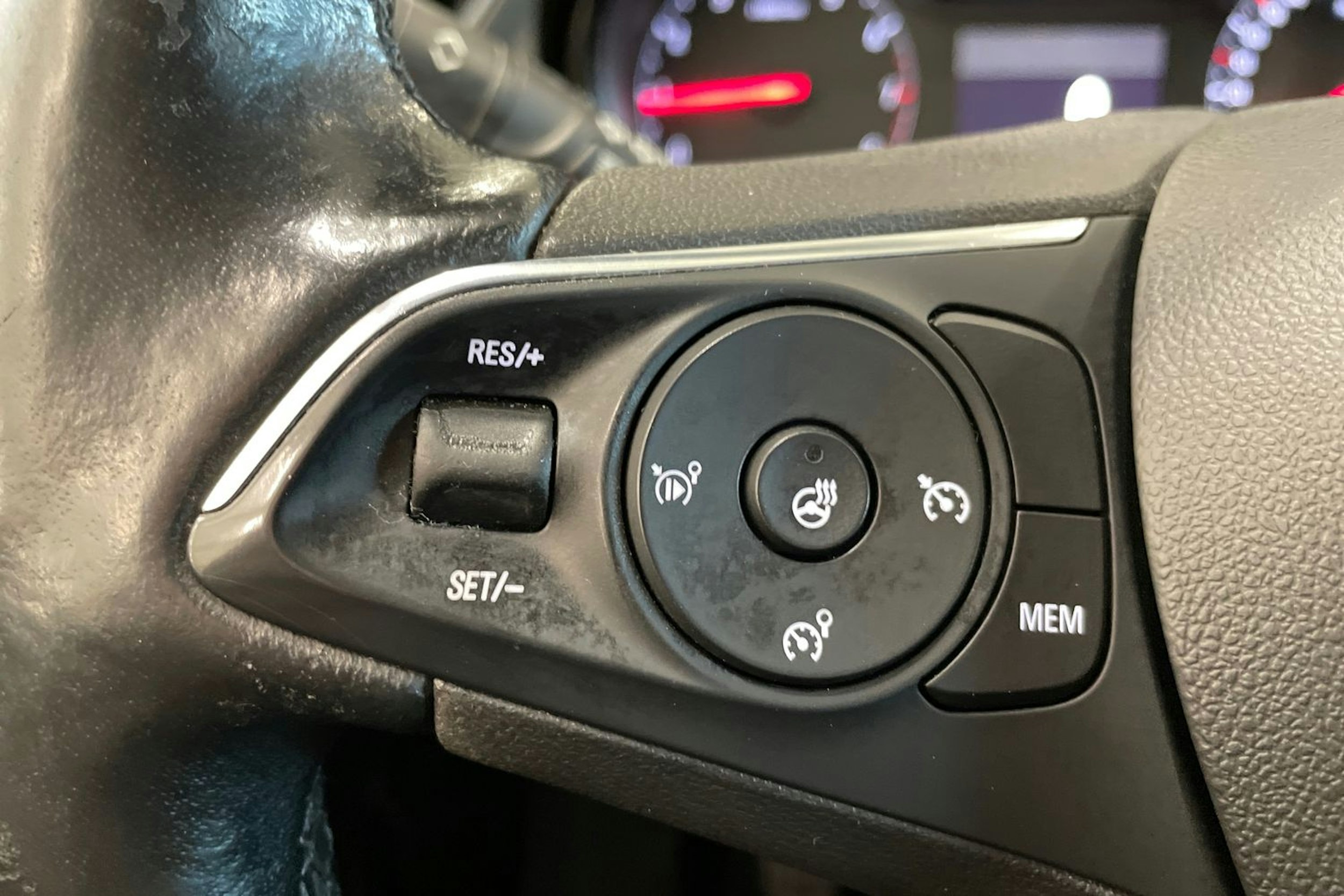 musta Opel Grandland X 2019 kuva 17.