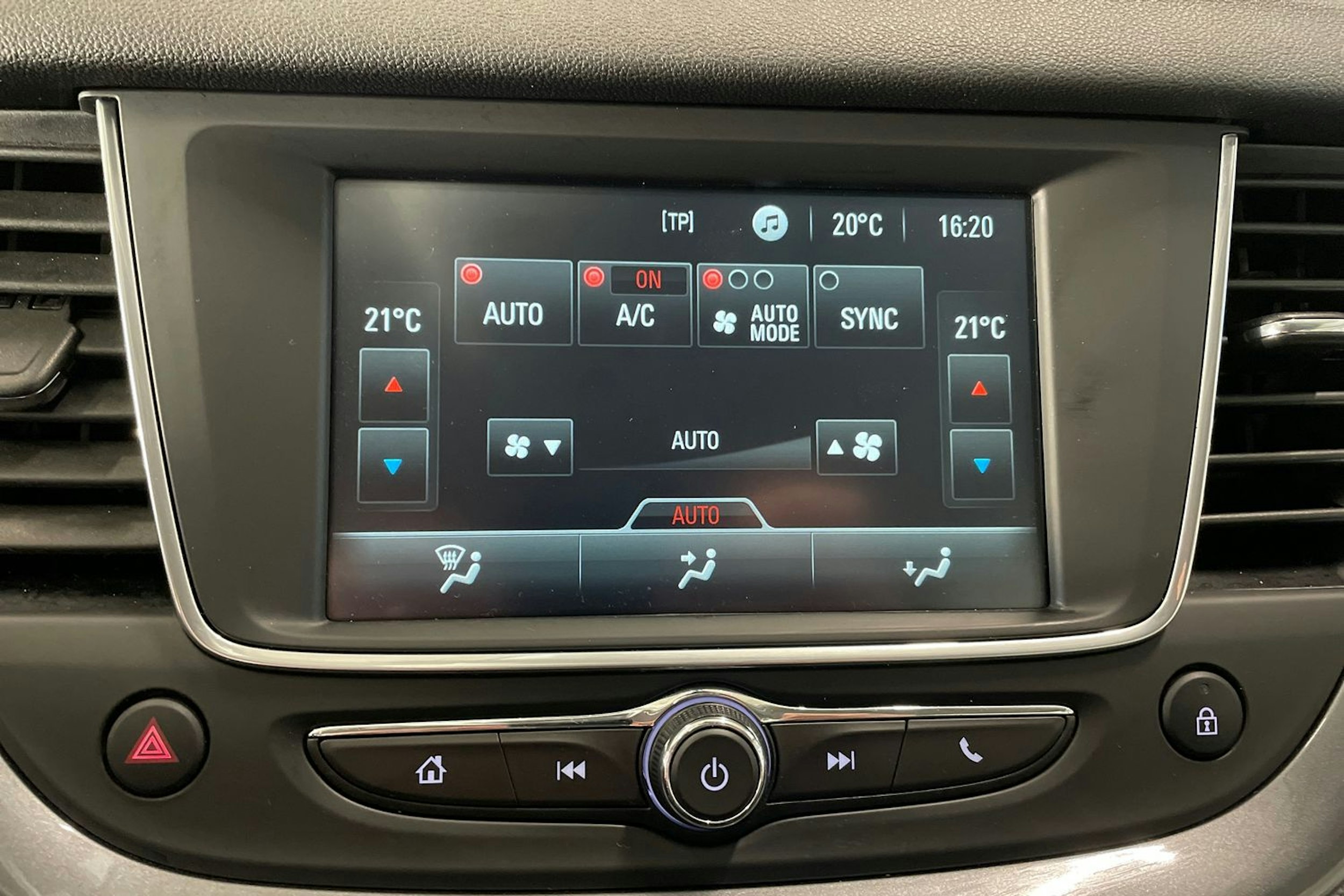 musta Opel Grandland X 2019 kuva 23.