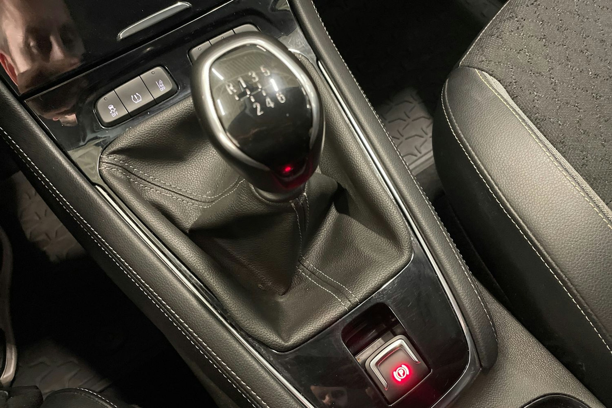 musta Opel Grandland X 2019 kuva 27.