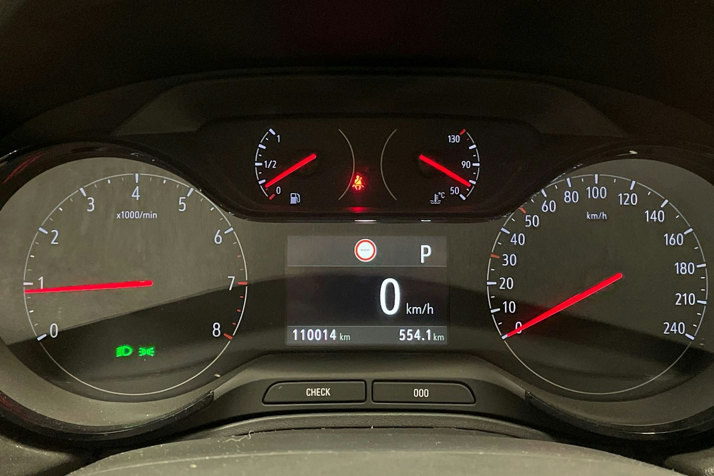 Harmaa Opel Grandland X 2019 kuva 16.